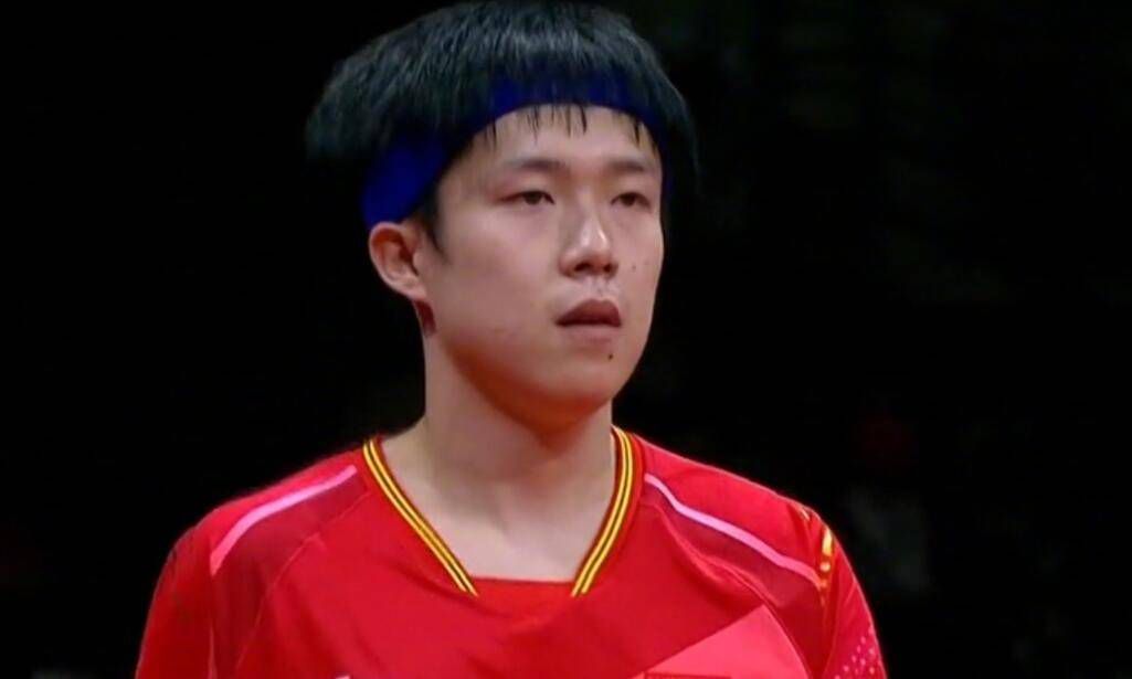 奴喝尿含着主人vk